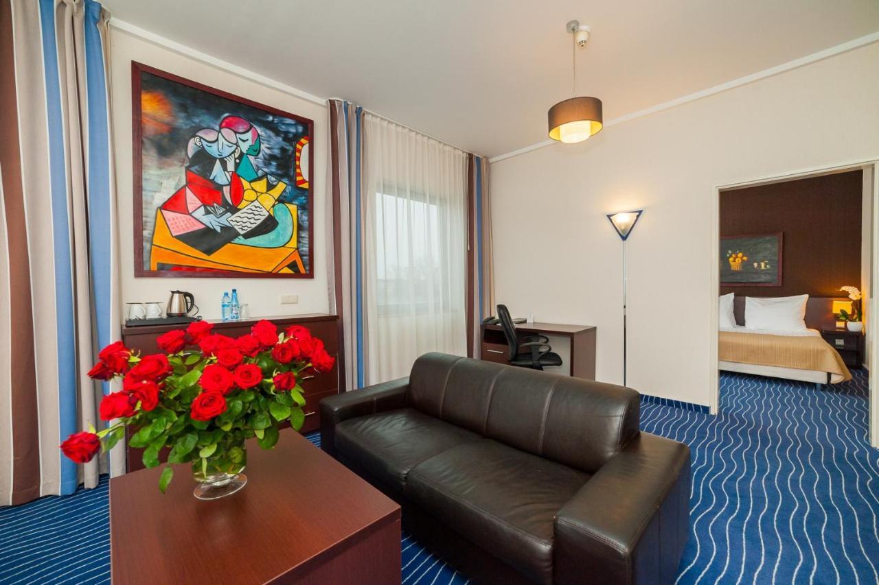 Express Krakow Hotel كراكوفيا المظهر الخارجي الصورة