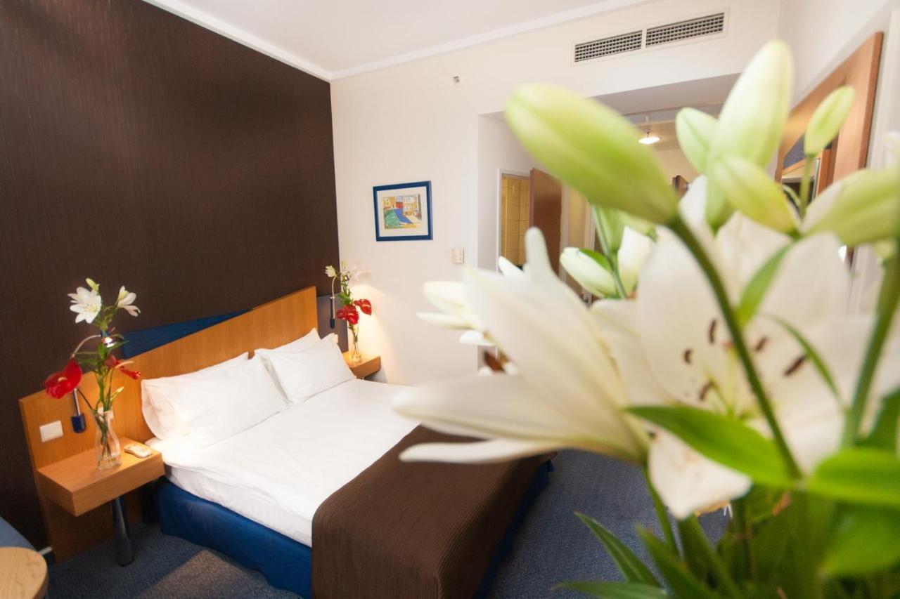 Express Krakow Hotel كراكوفيا المظهر الخارجي الصورة